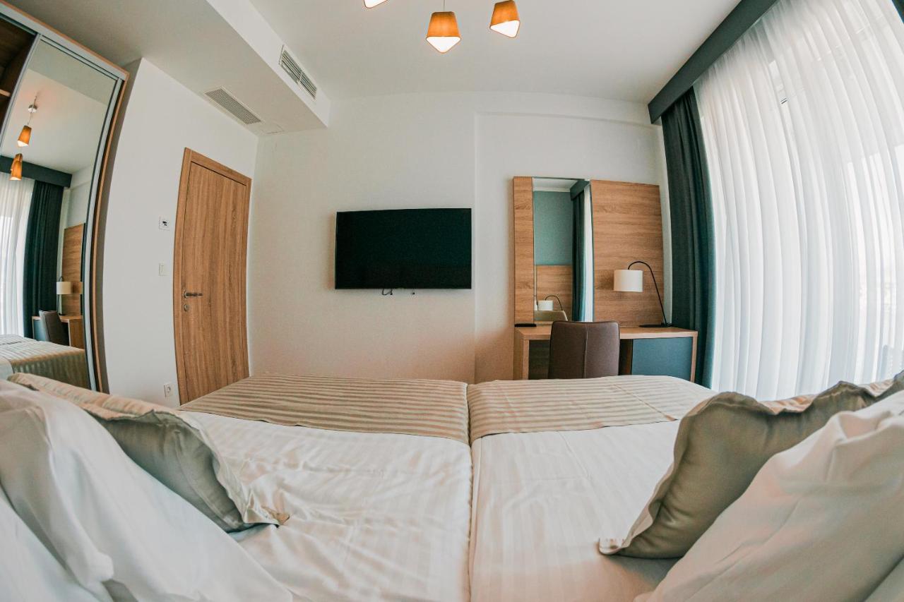 Kaneo Beach Hotel Novalja Eksteriør billede
