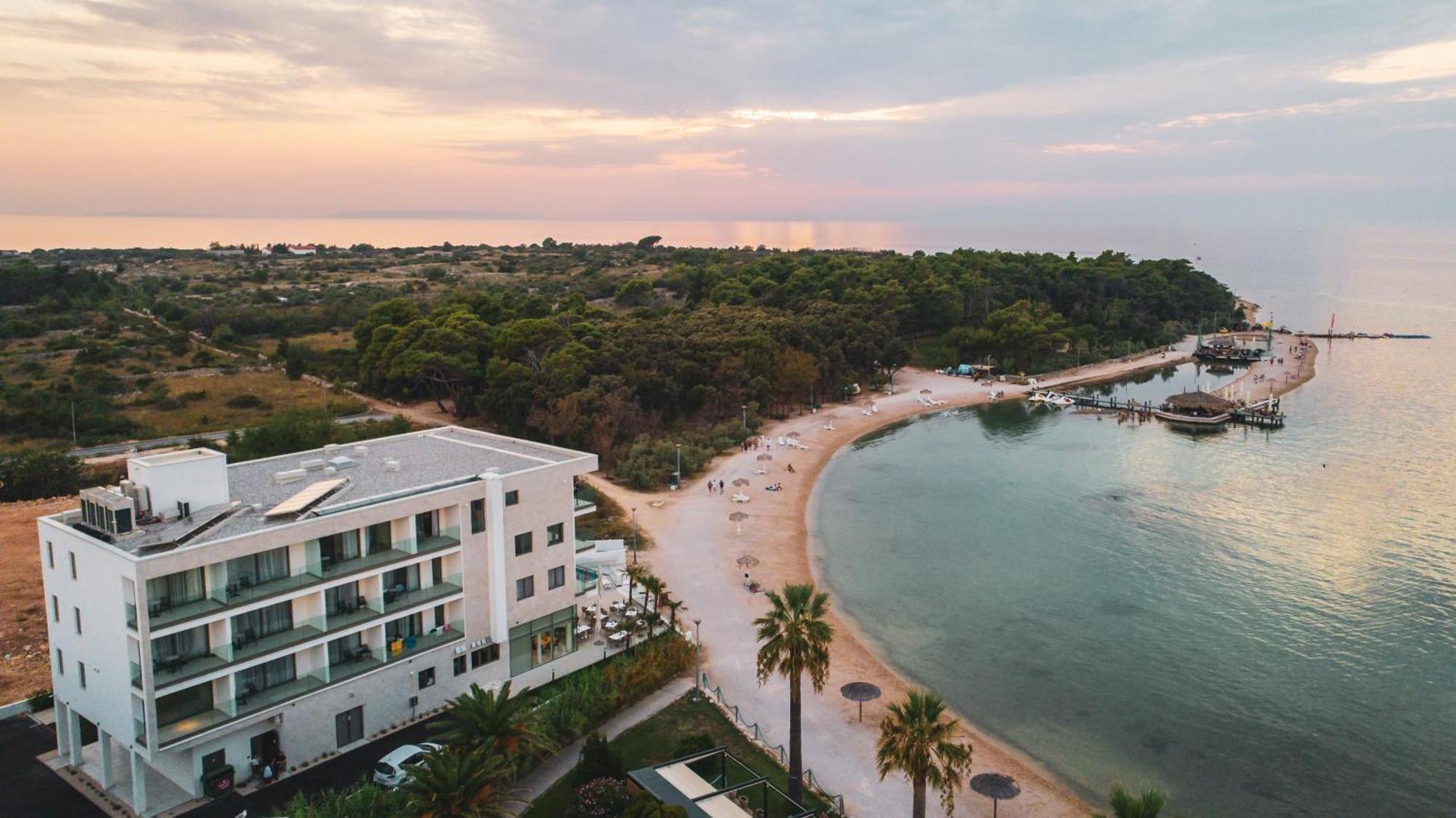 Kaneo Beach Hotel Novalja Eksteriør billede