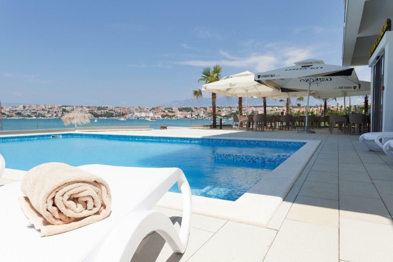 Kaneo Beach Hotel Novalja Eksteriør billede