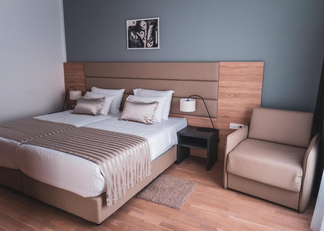 Kaneo Beach Hotel Novalja Eksteriør billede